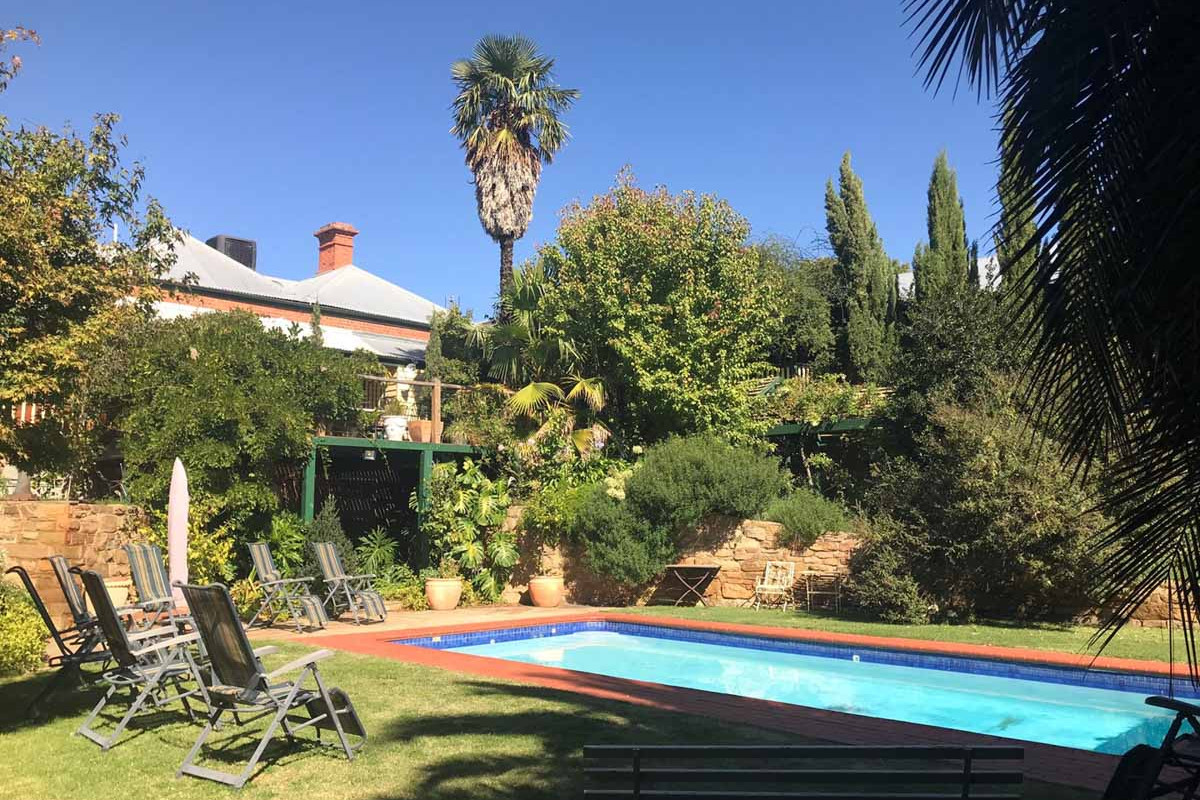Castlemaine Accommodation 1 uai
