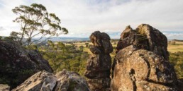 HANGING ROCKAdobeStock 159329376 uai