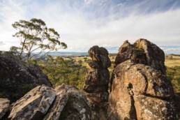 HANGING ROCKAdobeStock 159329376 uai